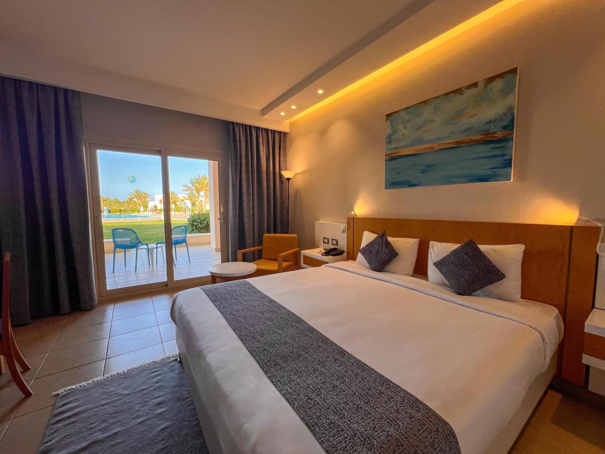 Sataya Resort Marsa Alam Exterior photo A room at the hotel