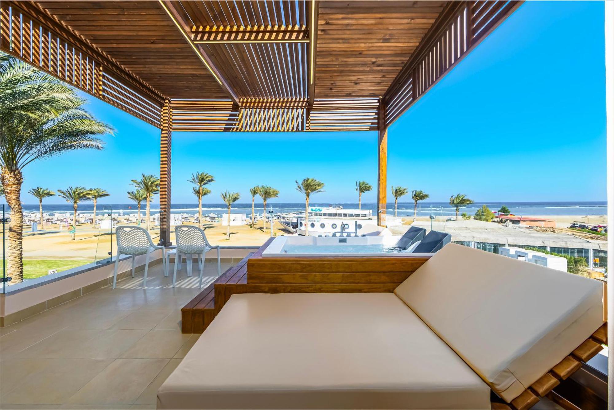 Sataya Resort Marsa Alam Exterior photo The beach at the Hilton Sharm El Sheikh Resort